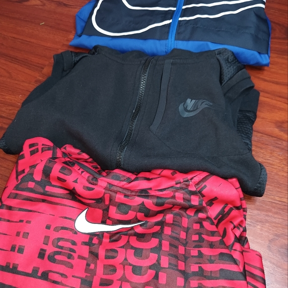 Lot of 3 Nike Youth hoodies 5/6 - Picture 2 of 16